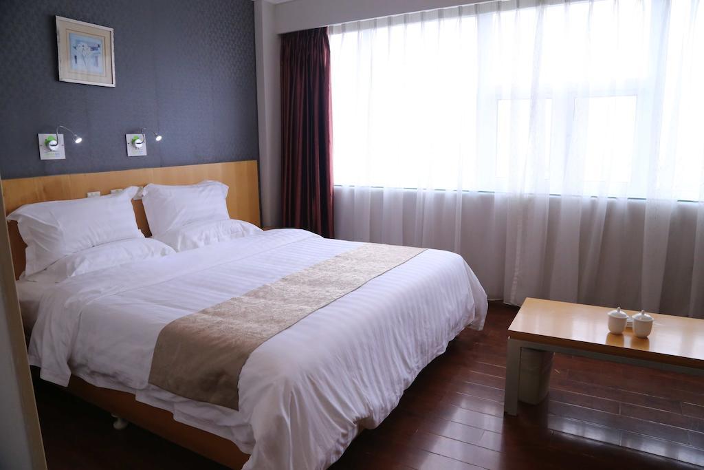 Qingdao Fu Yong Hotel Room photo
