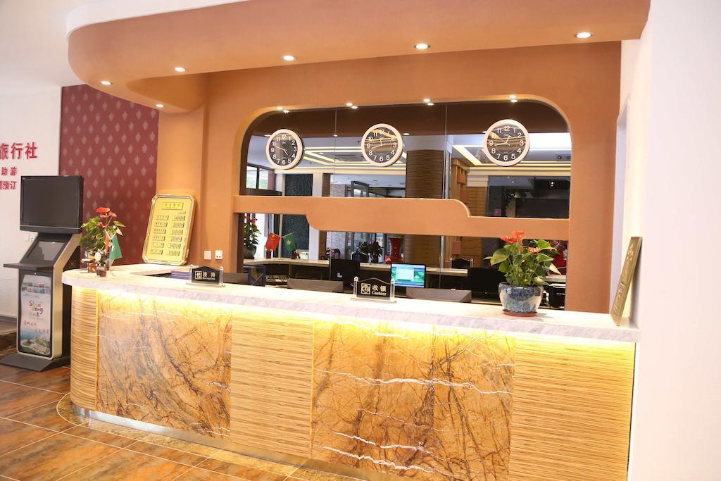 Qingdao Fu Yong Hotel Exterior photo