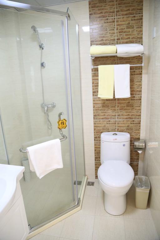 Qingdao Fu Yong Hotel Room photo